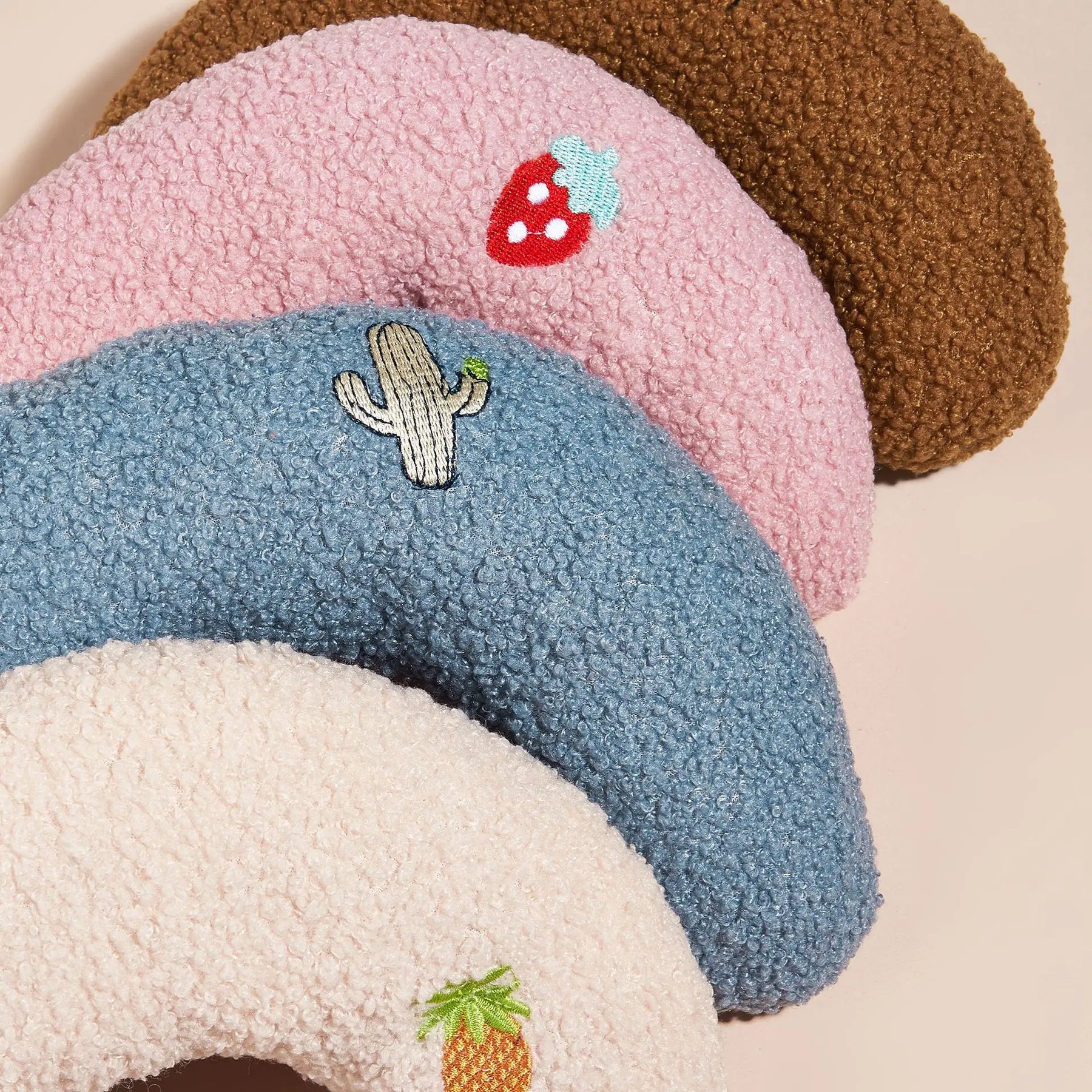 Soft Moon-Shaped Cotton Pet Pillow for Dogs & Cats – Lunetta™