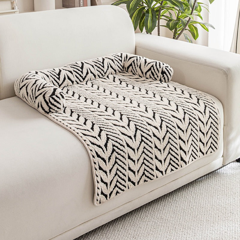 Coral Velvet Pet Sofa Bed in Two Sizes – Veloura™
