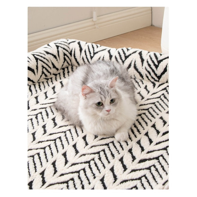 Coral Velvet Pet Sofa Bed in Two Sizes – Veloura™
