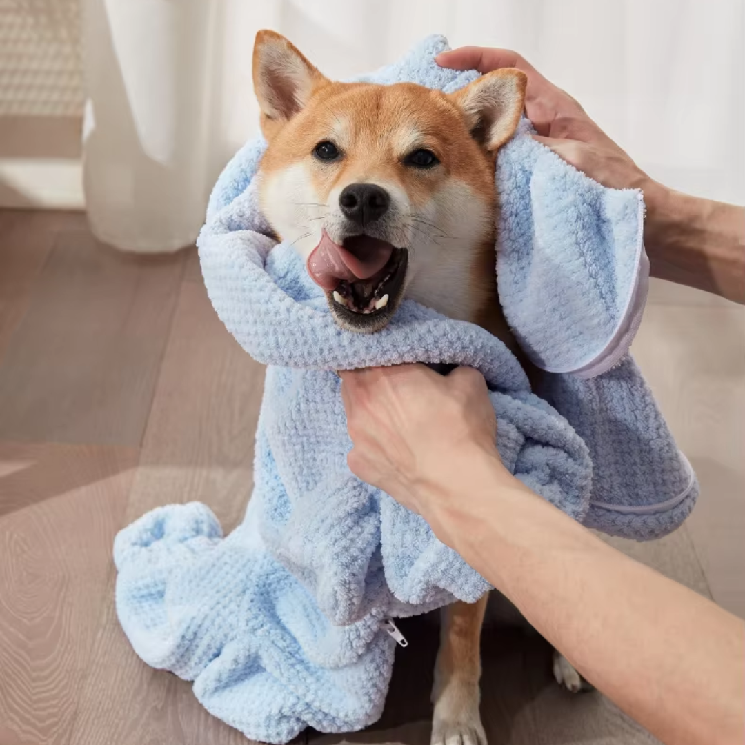 Absorbent Pet Bathrobe Towel, Quick-Dry Coral Fleece – Toweza™