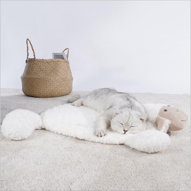 Sheep-Shaped Pet Bed Mat with Non-Slip Design for Cats & Dogs – Woolsy™