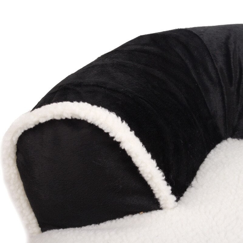 Velvet Pet Bed with Removable Cover & Non-Slip Base – Restelle™