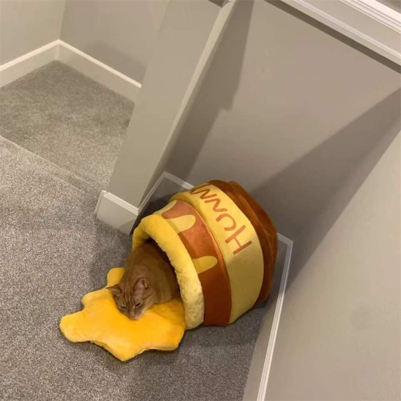 Honey Pot Cave Pet Bed in Yellow – HoneyNest™