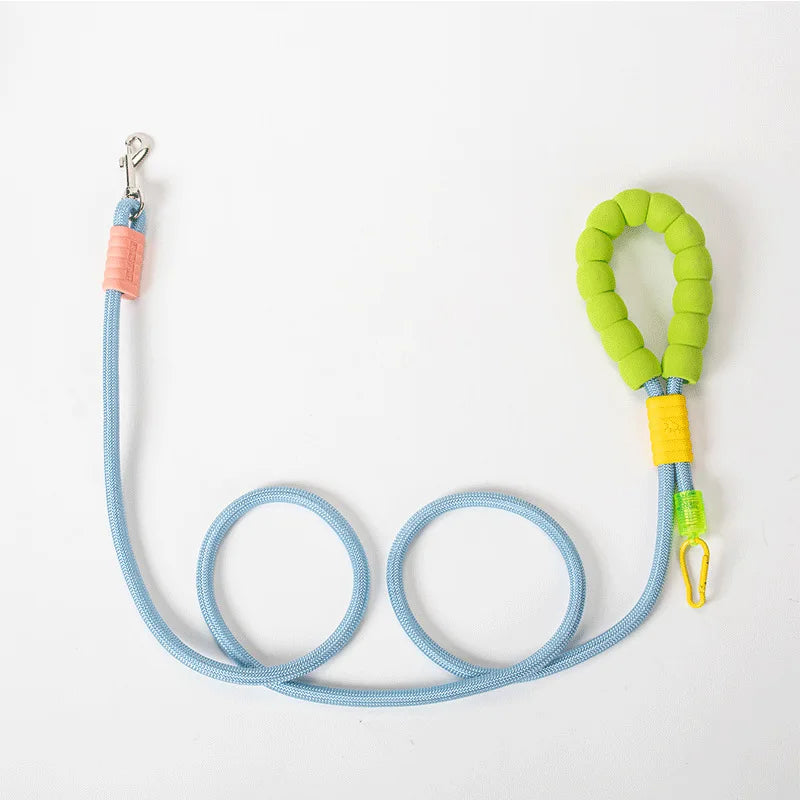 3-in-1 Pet Leash with Poop Bag Holder – Trekka™