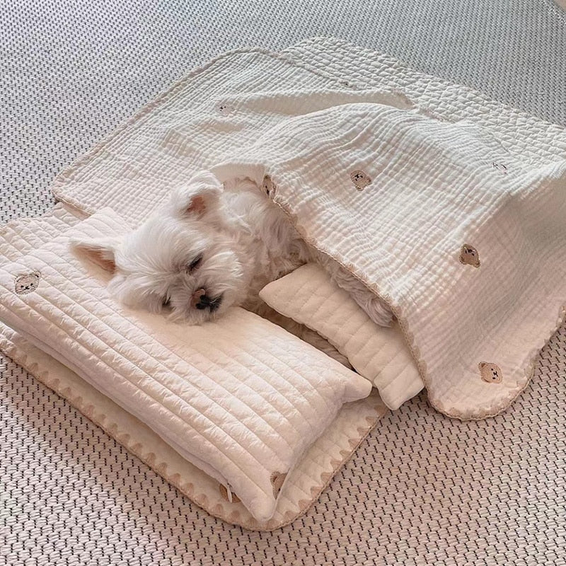 3-Piece Pet Bedding Set with Bear Embroidery – BearNest™