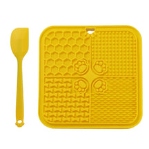 Silicone Slow Feeder Licking Mat with Spatula for Dogs & Cats – Lapzo™