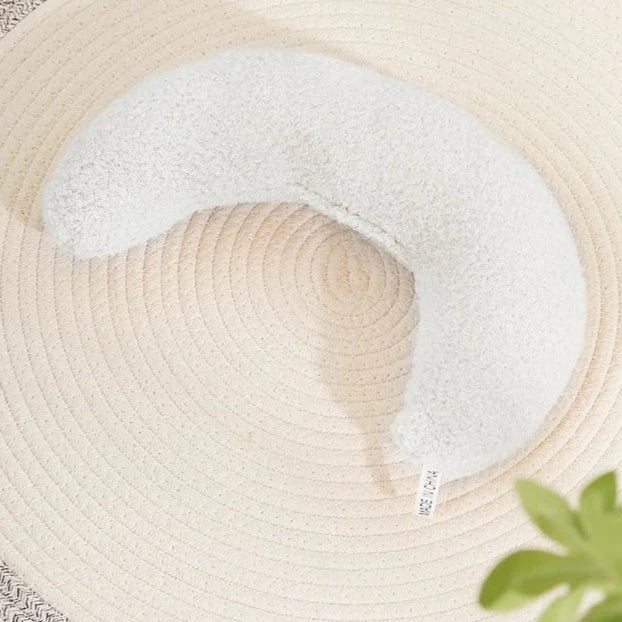 Soft Moon-Shaped Cotton Pet Pillow for Dogs & Cats – Lunetta™