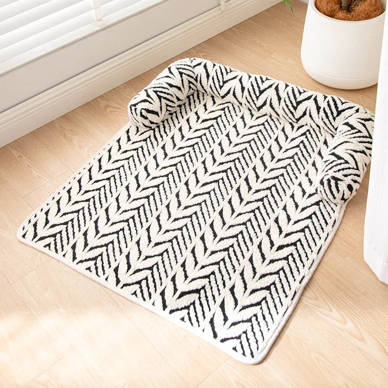 Coral Velvet Pet Sofa Bed in Two Sizes – Veloura™