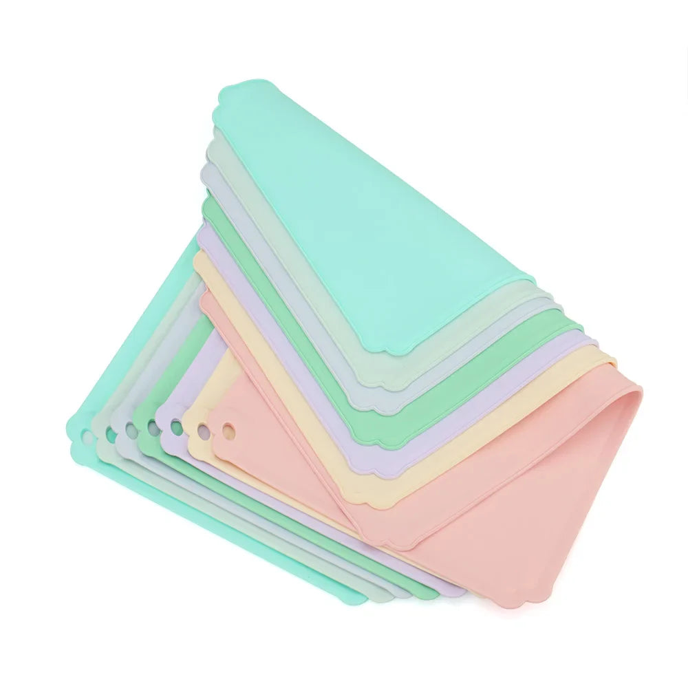 Silicone Pet Feeding Mat for Bowls and Feeders – Matlo™