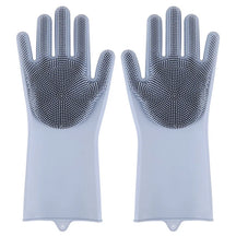 Silicone Pet Bathing Glove for Dogs & Cats – PawMitt™
